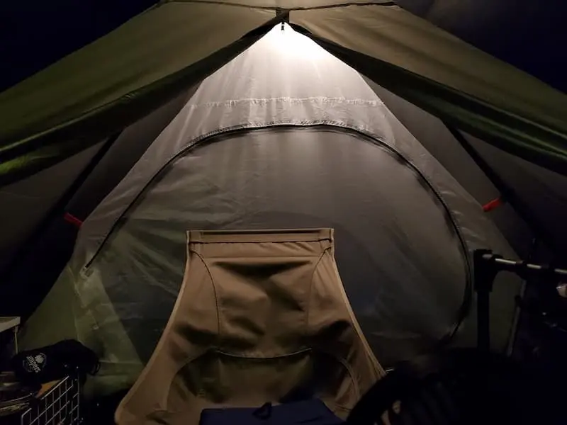ジェントスEX136Sをテント内で吊るして使用02