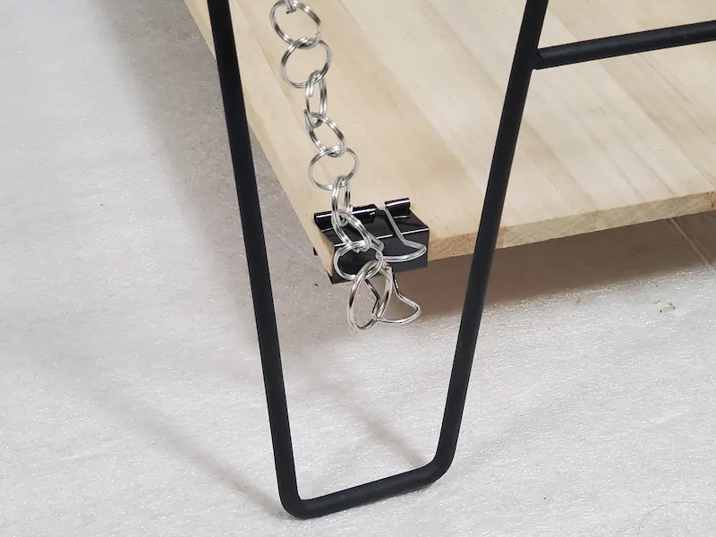 板材を挟んだダブルクリップ部分