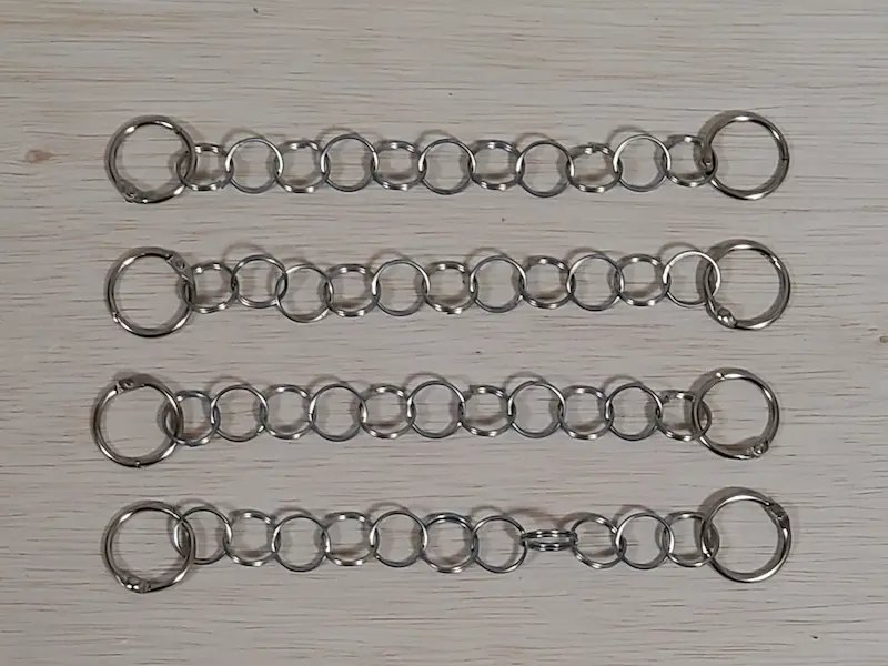 両端にカードリングを付けたチェーン